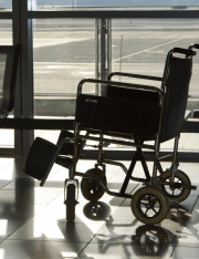 Disabled Man Forced to Haul Himself Through Plane Without Wheelchair